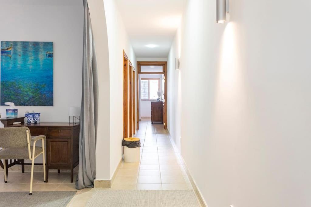 City Penthouse With Roof Terrace And Sea Views Валета Екстериор снимка